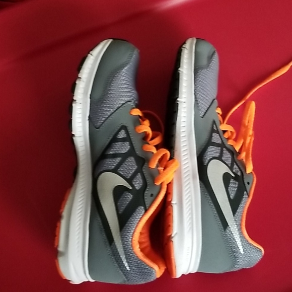 Nike orange and grey sneakers - Picture 5 of 7